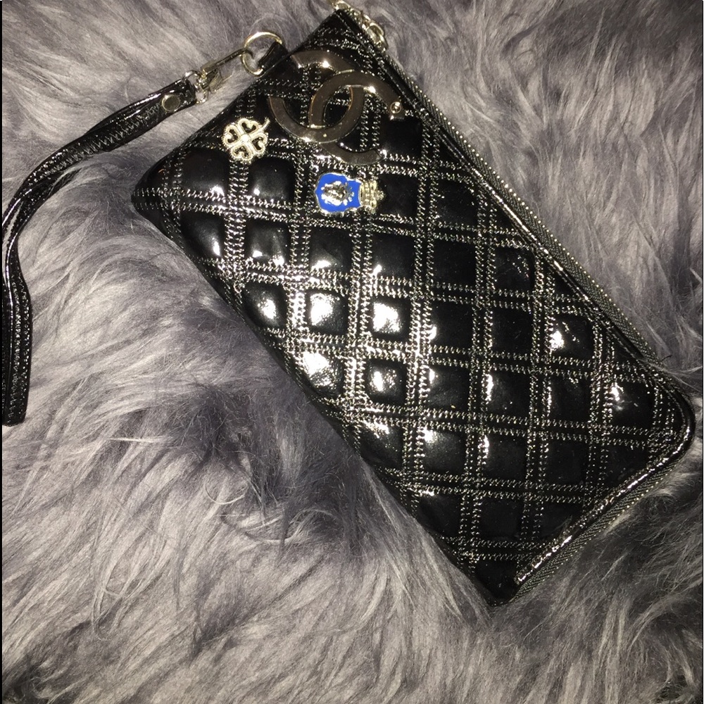 Wristlet